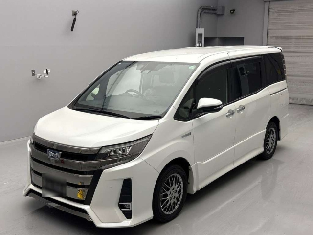 TOYOTA NOAH 2019