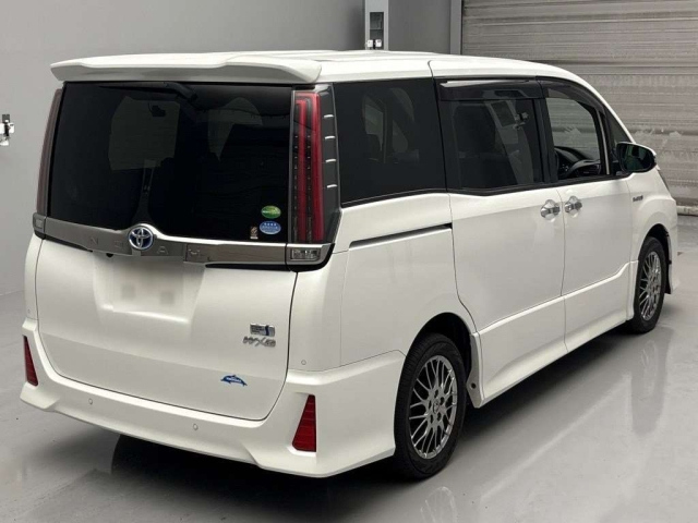 TOYOTA NOAH 2019