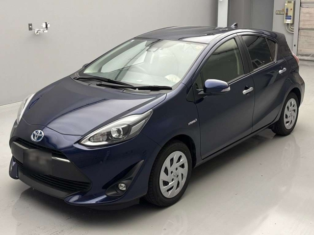 TOYOTA AQUA 2019