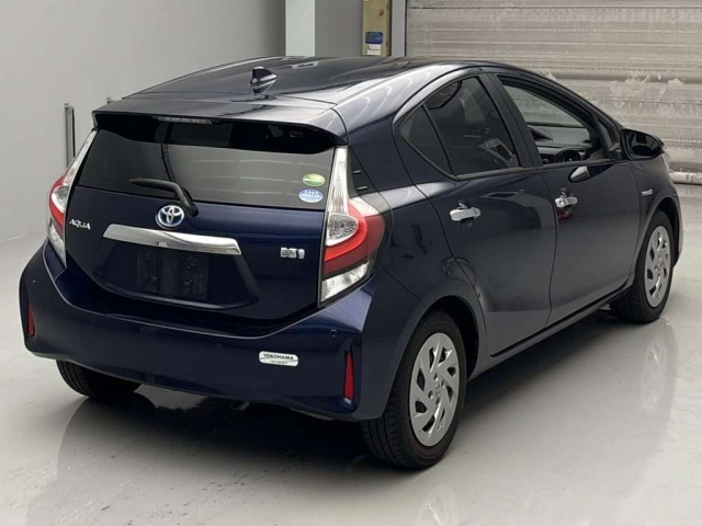 TOYOTA AQUA 2019