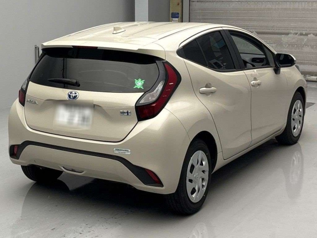 TOYOTA AQUA 2022
