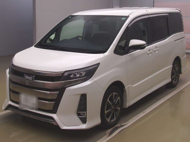 TOYOTA NOAH 2017