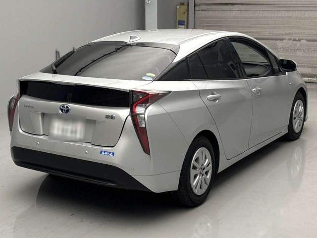 TOYOTA PRIUS 2017