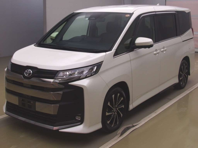 TOYOTA NOAH 2023
