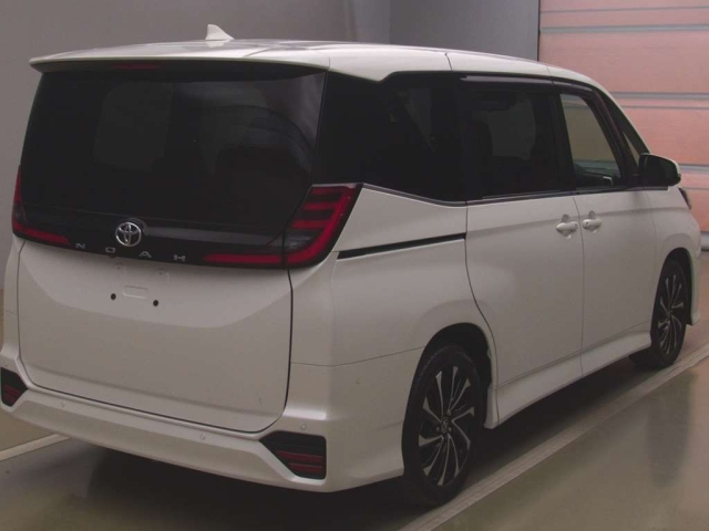 TOYOTA NOAH 2023