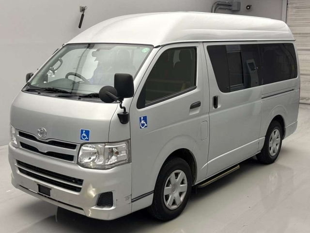 TOYOTA HIACE VAN 2012