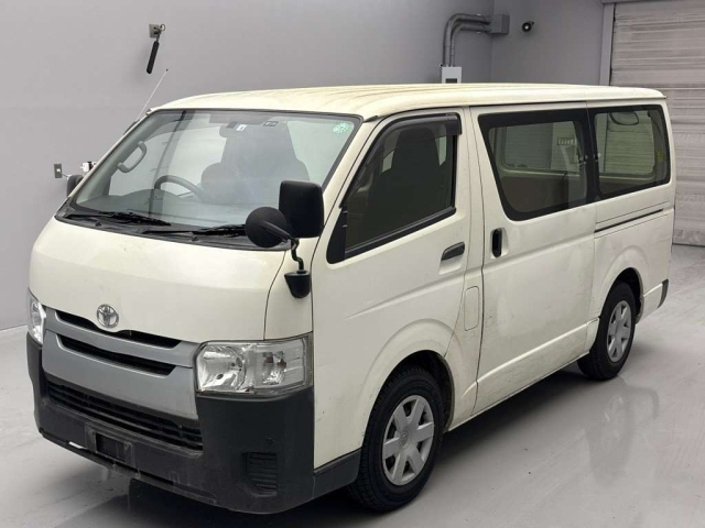 TOYOTA HIACE VAN 2014