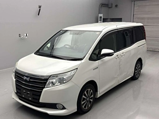 TOYOTA NOAH 2015