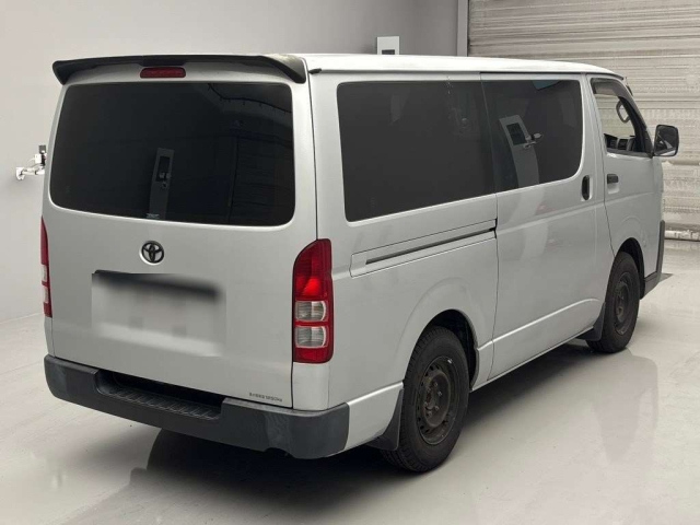 TOYOTA HIACE VAN 2017