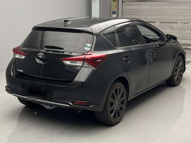 TOYOTA AURIS 2016