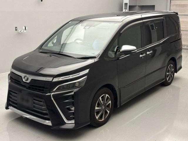 TOYOTA VOXY 2018