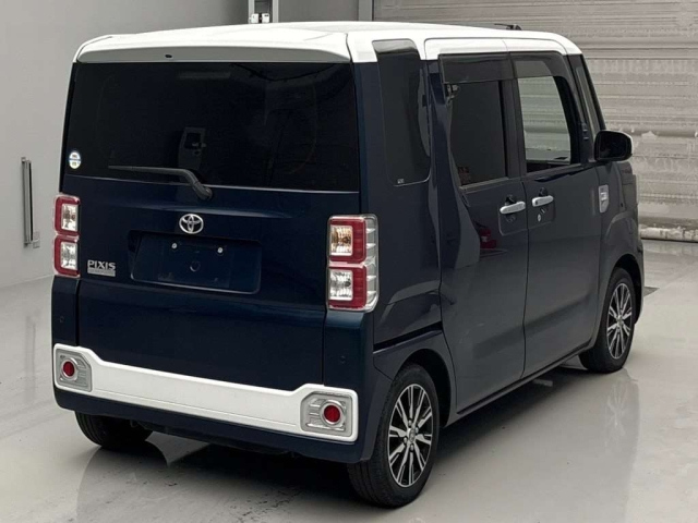 TOYOTA PIXIS MEGA 2020