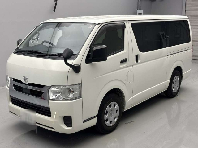 TOYOTA HIACE VAN 2020