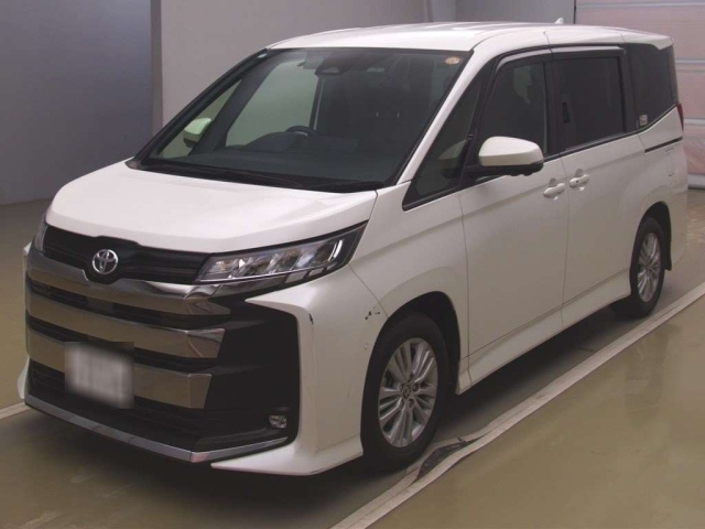 TOYOTA NOAH 2022