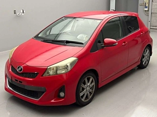 TOYOTA VITZ 2011