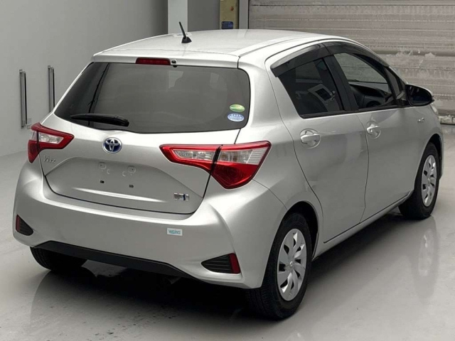 TOYOTA VITZ 2019