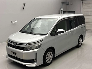 TOYOTA VOXY 2014