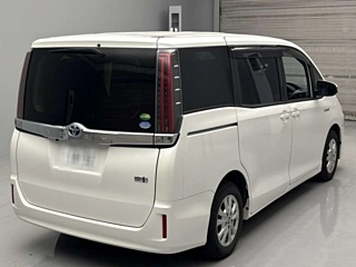 TOYOTA NOAH 2020