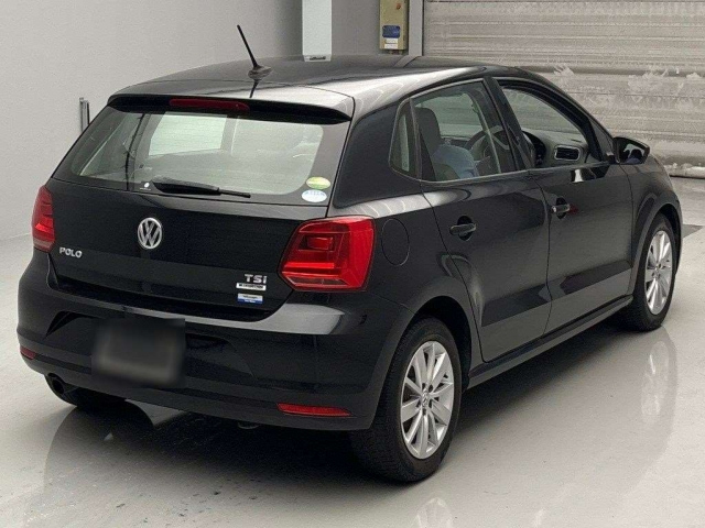 VOLKSWAGEN POLO 2014