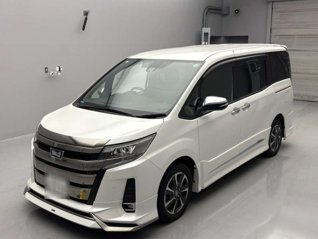 TOYOTA NOAH 2021