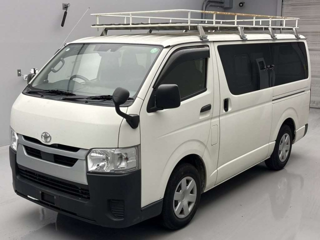 TOYOTA HIACE VAN 2020