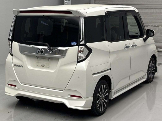 TOYOTA ROOMY 2020