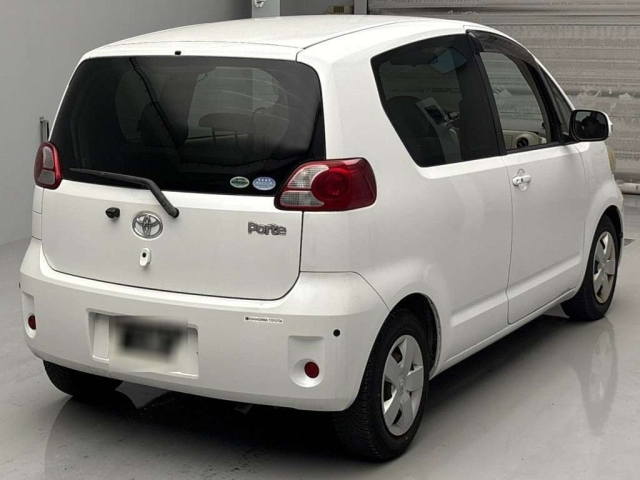 TOYOTA PORTE 2011