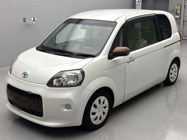 TOYOTA PORTE 2015