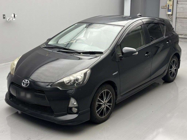 TOYOTA AQUA 2012