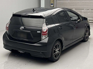 TOYOTA AQUA 2012
