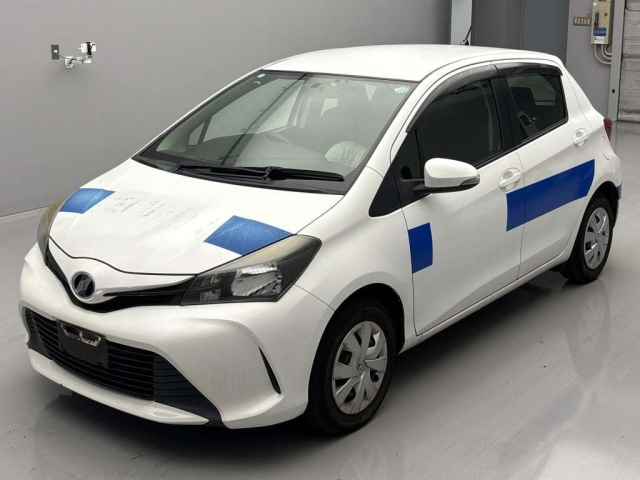 TOYOTA VITZ 2014