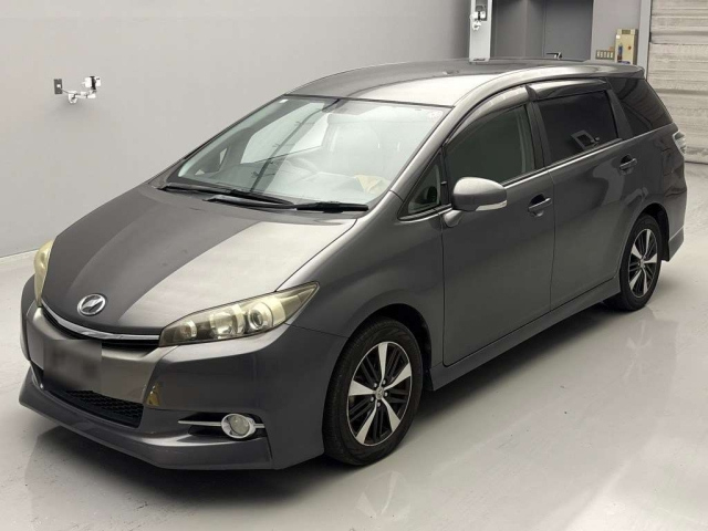 TOYOTA WISH 2014