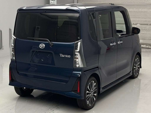 DAIHATSU TANTO 2023