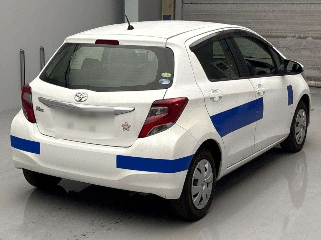 TOYOTA VITZ 2014