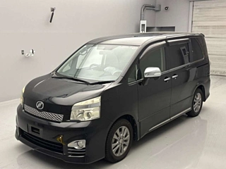 TOYOTA VOXY 2013
