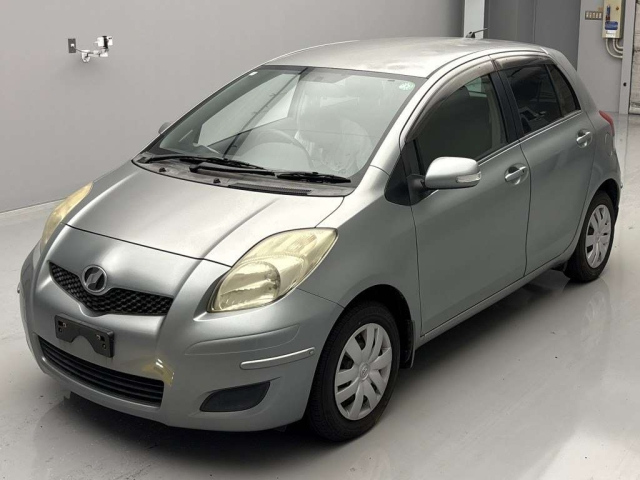 TOYOTA VITZ 2010