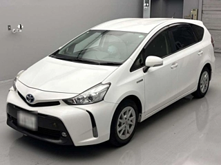 TOYOTA PRIUS ALPHA 2015