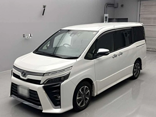 TOYOTA VOXY 2018