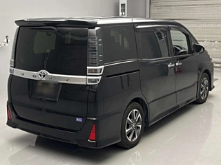 TOYOTA VOXY 2021
