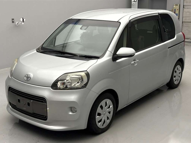 TOYOTA PORTE 2016