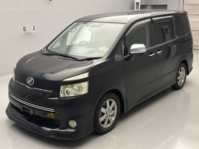TOYOTA VOXY 2009