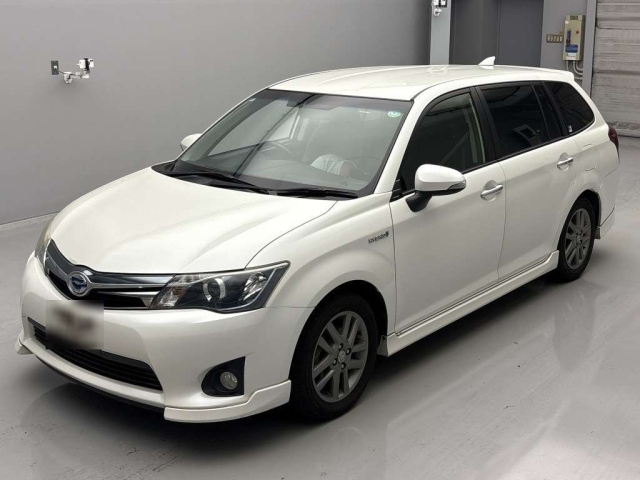 TOYOTA COROLLA FIELDER 2013