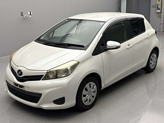TOYOTA VITZ 2012