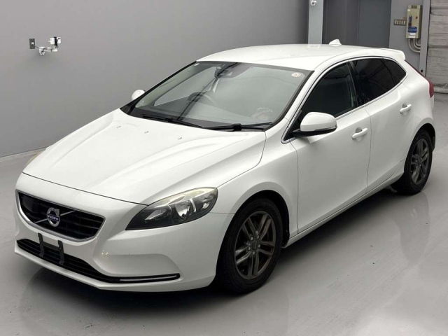 VOLVO V40 2013