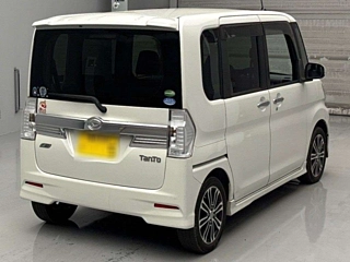DAIHATSU TANTO 2015