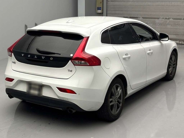 VOLVO V40 2013