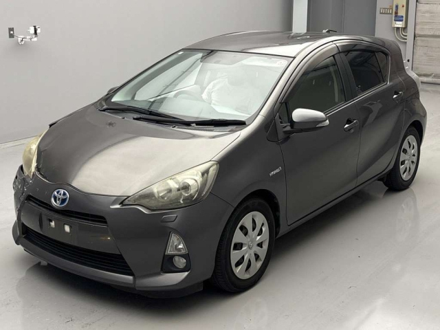 TOYOTA AQUA 2012