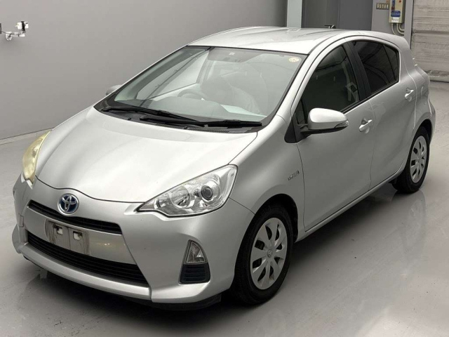 TOYOTA AQUA 2013