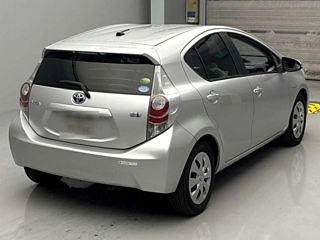 TOYOTA AQUA 2013