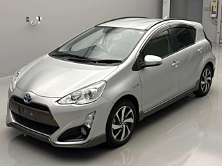 TOYOTA AQUA 2015